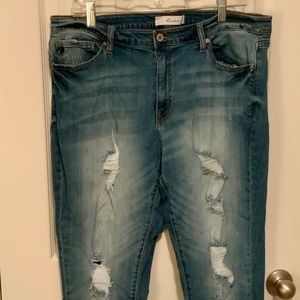 2XL Chic Soul KanCan ripped jeans